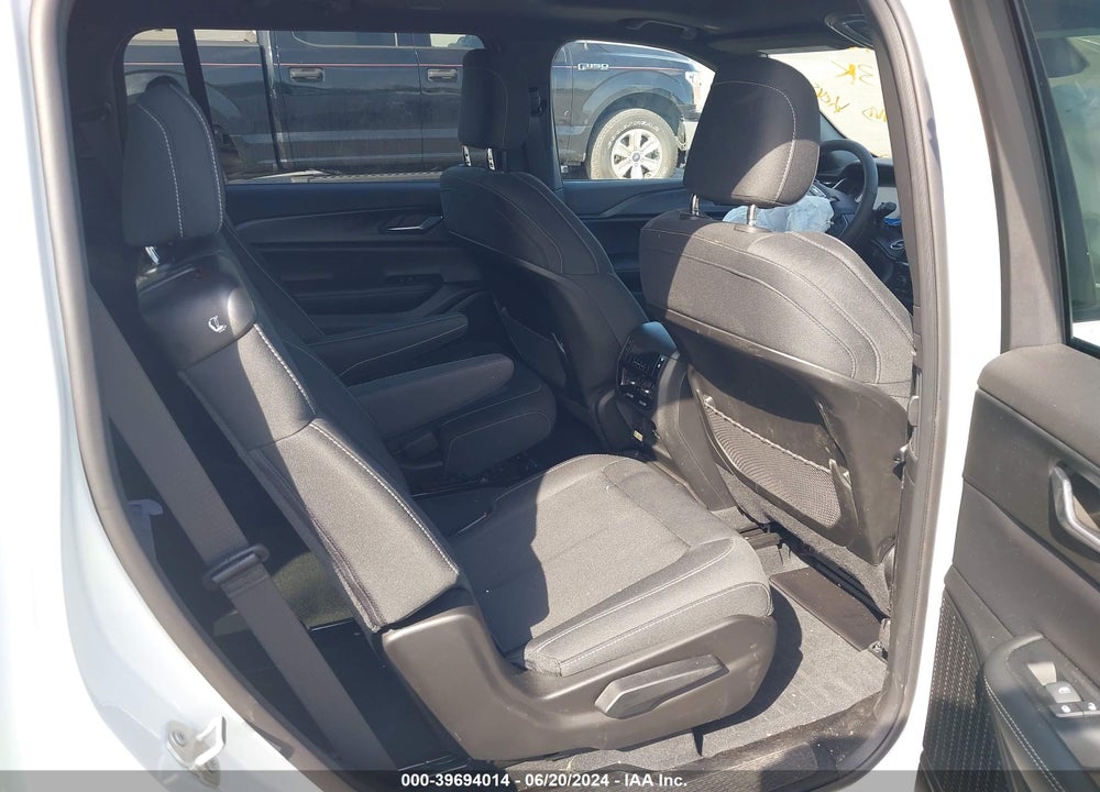 2024 JEEP GRAND CHEROKEE L LAREDO X 4X4 VIN: 1C4RJKAG6R8538776
