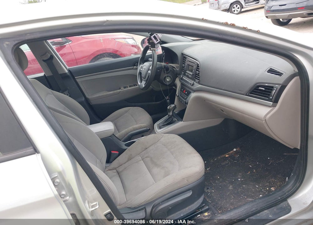 2017 HYUNDAI ELANTRA SE VIN: 5NPD74LF4HH150664