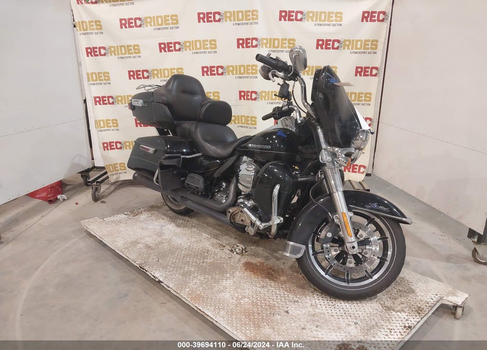 2016 HARLEY-DAVIDSON FLHTK ULTRA LIMITED VIN: 1HD1KEL15GB649399