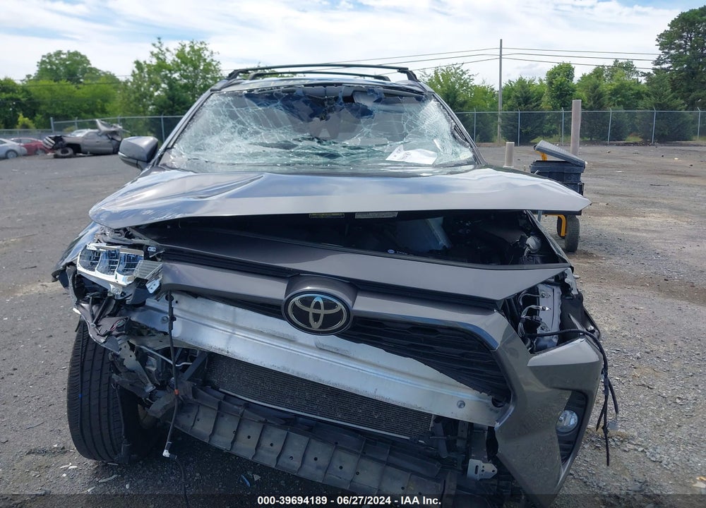 2021 TOYOTA RAV4 XLE VIN: 2T3P1RFVXMC241456