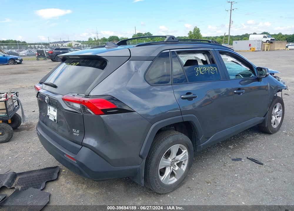 2021 TOYOTA RAV4 XLE VIN: 2T3P1RFVXMC241456