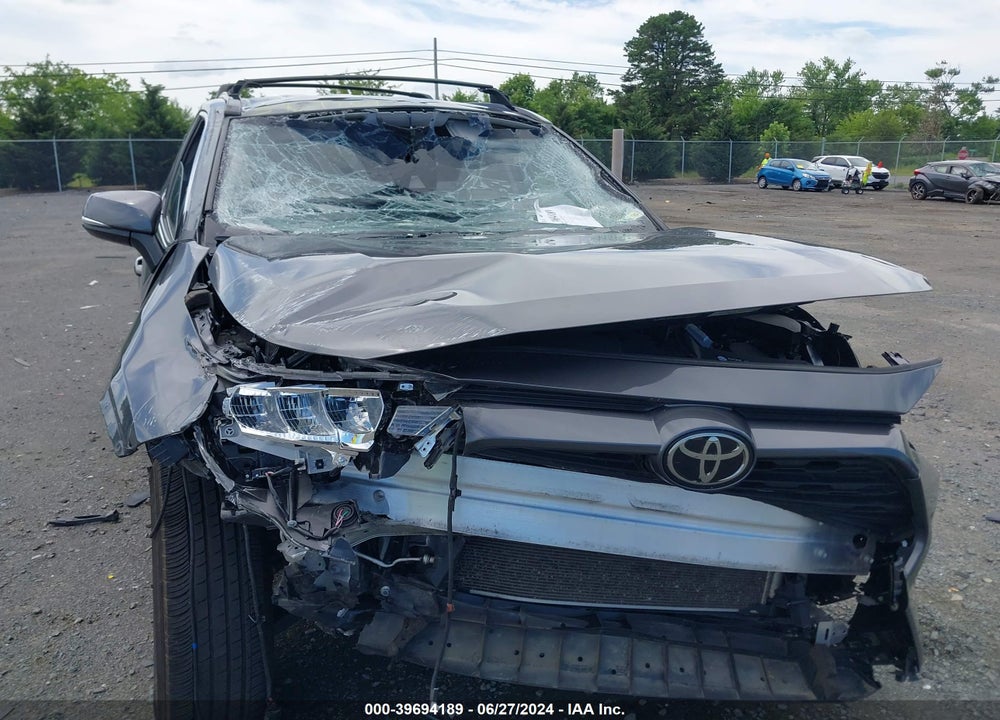 2021 TOYOTA RAV4 XLE VIN: 2T3P1RFVXMC241456