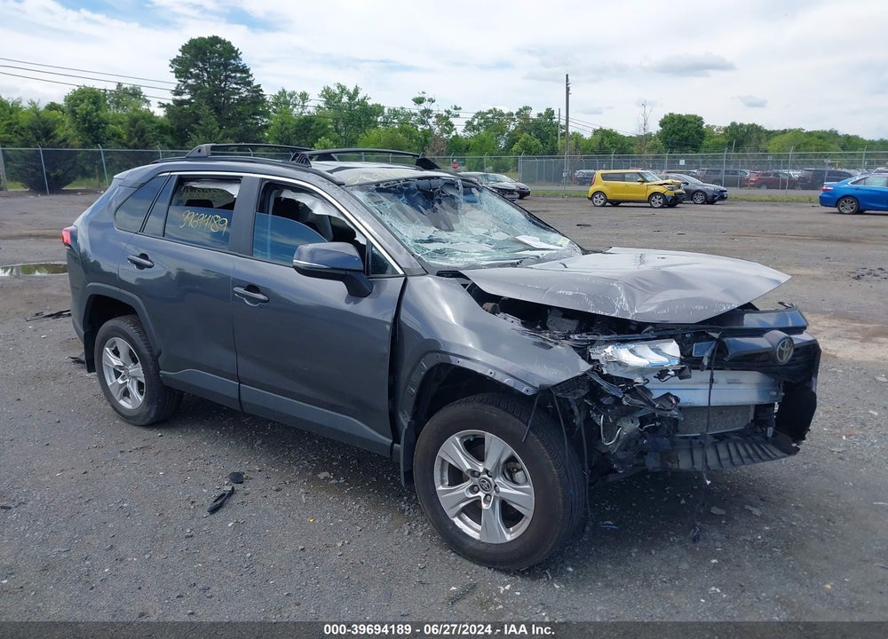 2021 TOYOTA RAV4 XLE VIN: 2T3P1RFVXMC241456