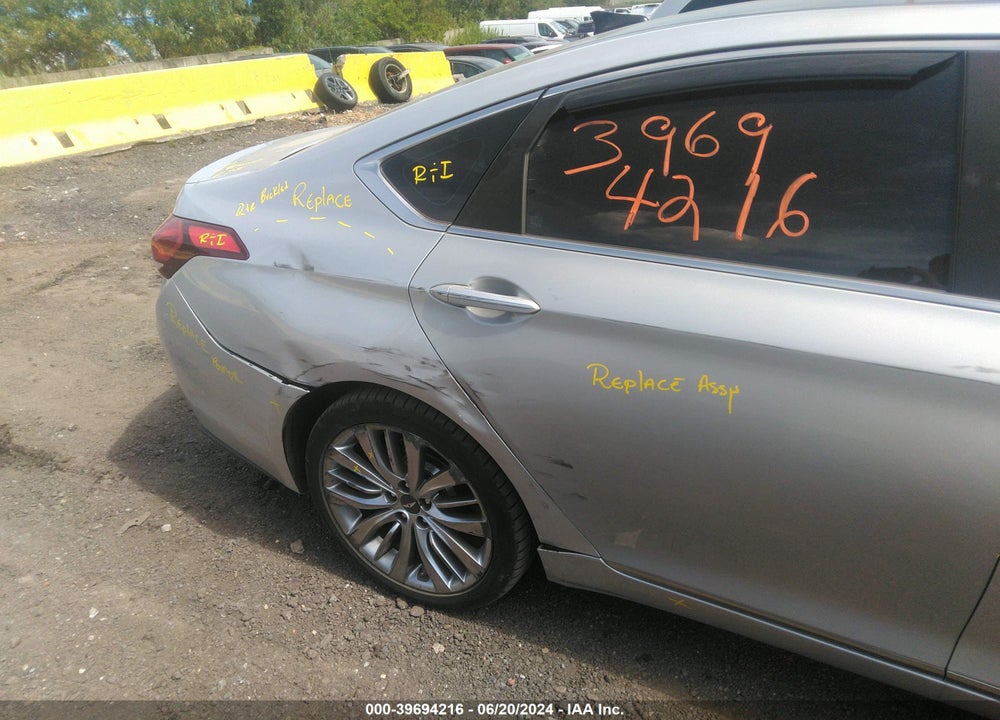2015 HYUNDAI GENESIS 5.0 VIN: KMHGN4JF1FU028834