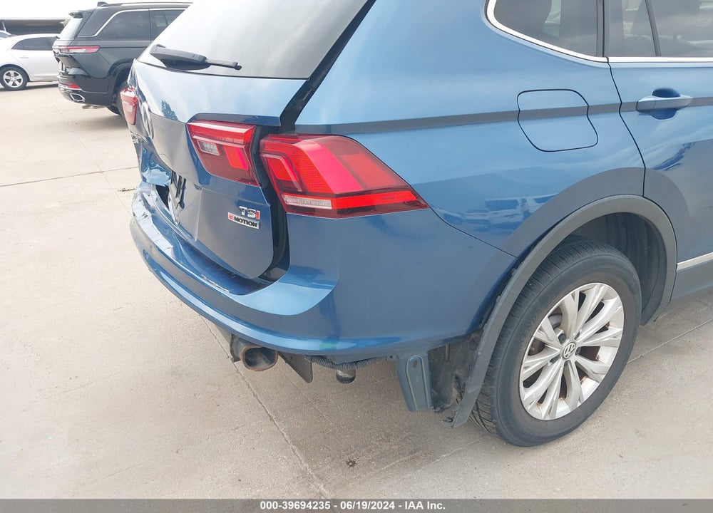 2018 VOLKSWAGEN TIGUAN VIN: 3VV2B7AX7JM181959