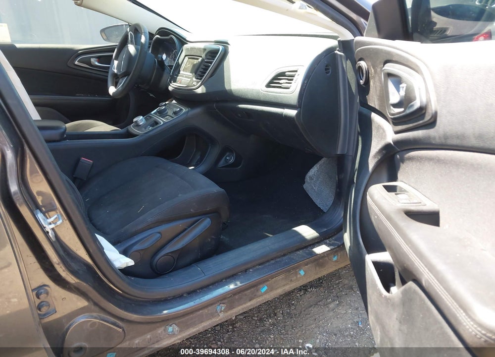 2015 CHRYSLER 200 LIMITED VIN: 1C3CCCAB8FN667422