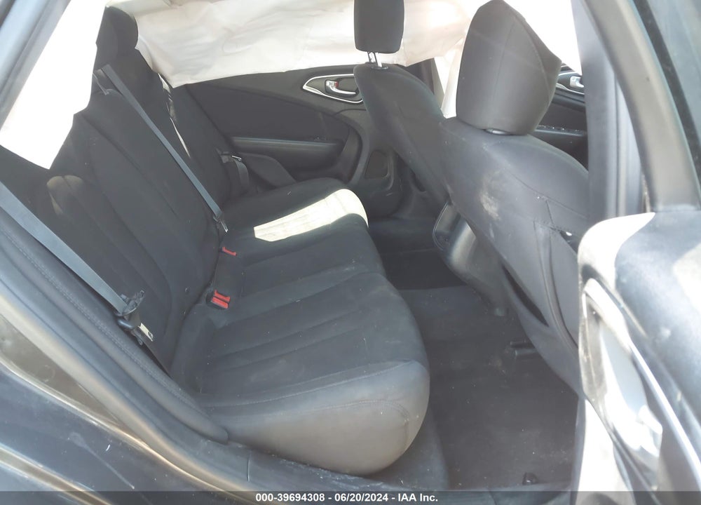 2015 CHRYSLER 200 LIMITED VIN: 1C3CCCAB8FN667422