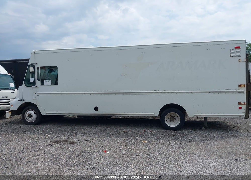 2005 FREIGHTLINER CHASSIS M LINE WALK-IN VAN VIN: 4UZAAPCP05CU75877