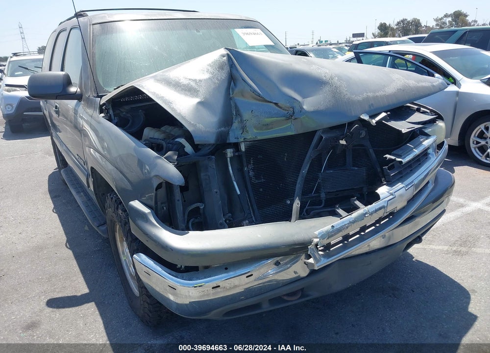 2001 CHEVROLET TAHOE LT VIN: 1GNEK13T01J117737