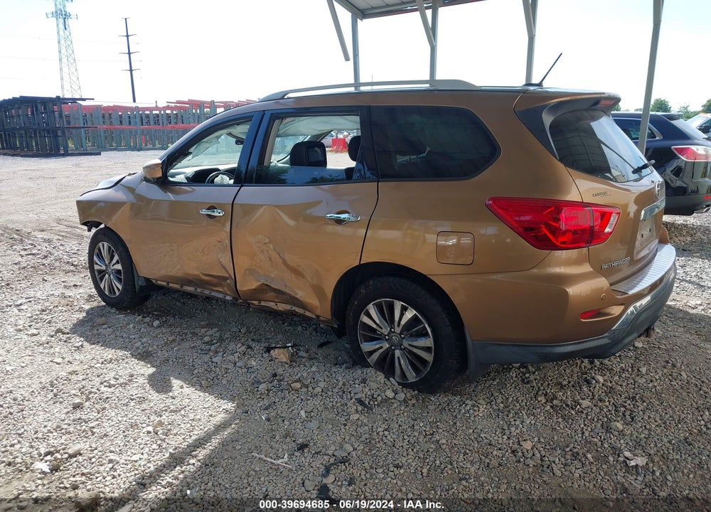 2017 NISSAN PATHFINDER SL VIN: 5N1DR2MMXHC600319