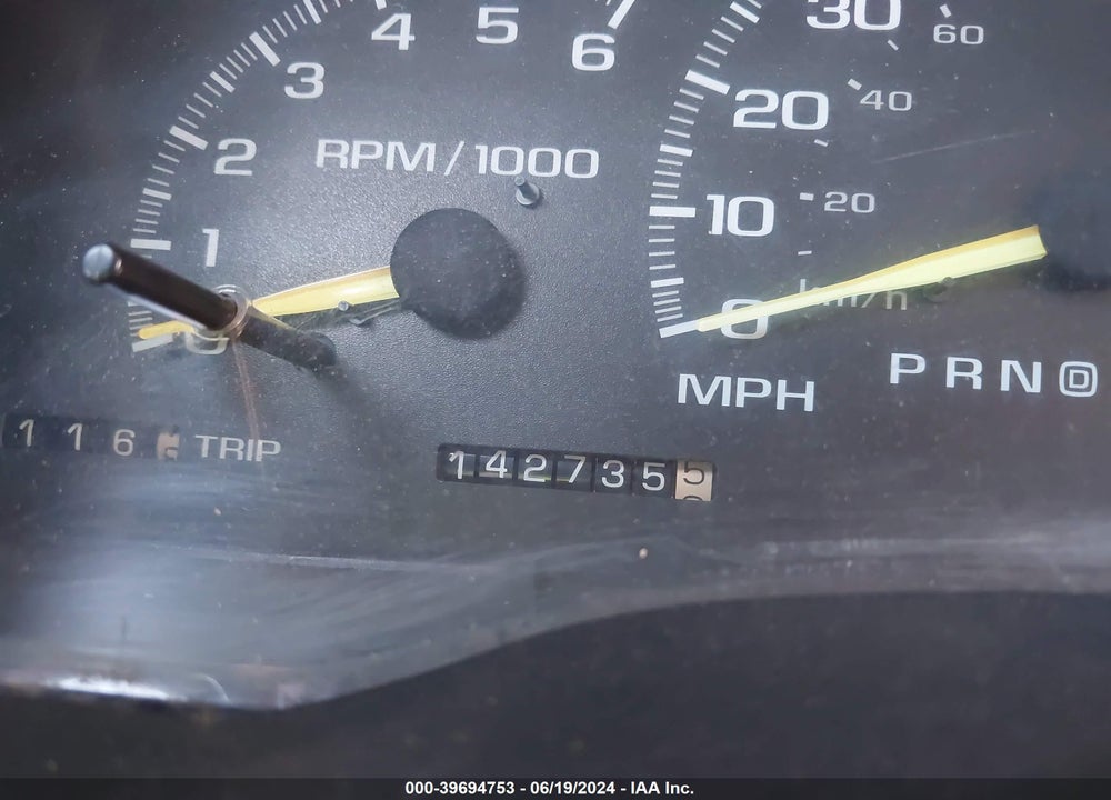 1999 CHEVROLET TAHOE VIN: 3GNEK18R4XG179973