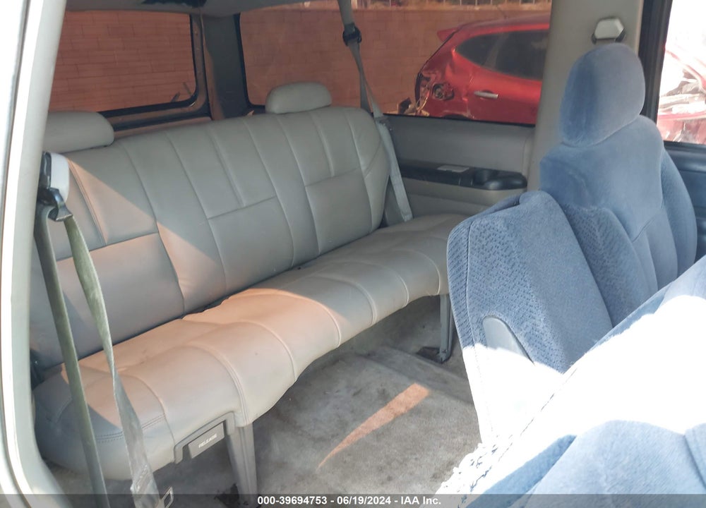 1999 CHEVROLET TAHOE VIN: 3GNEK18R4XG179973