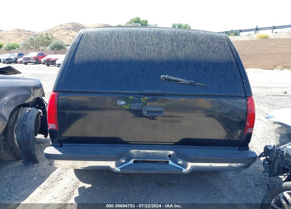 1999 CHEVROLET TAHOE VIN: 3GNEK18R4XG179973