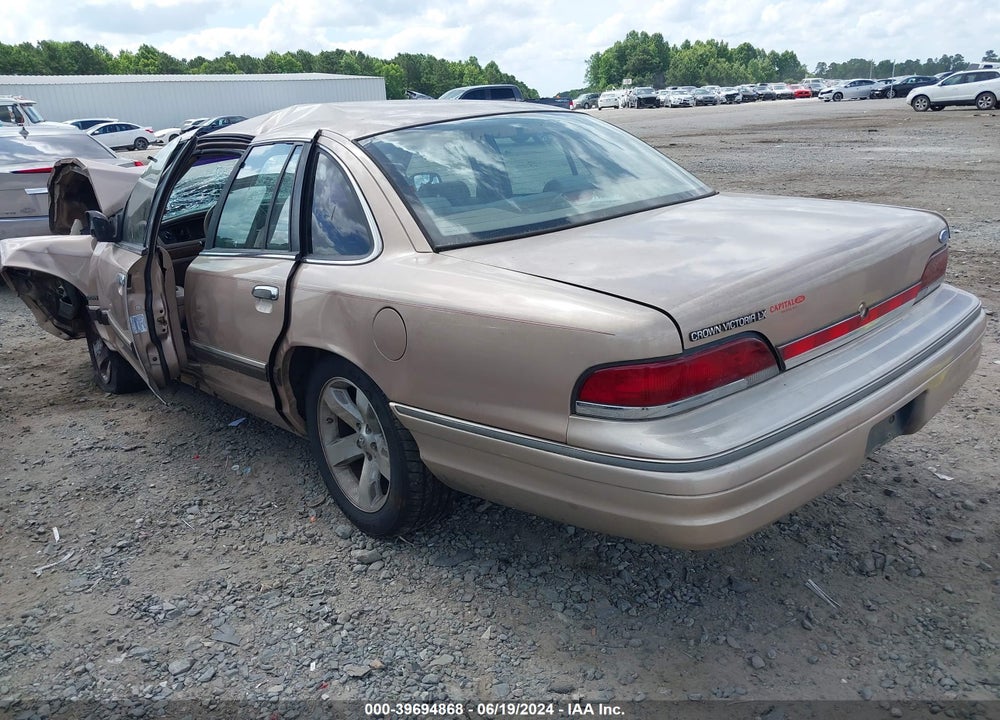 1993 FORD CROWN VICTORIA LX VIN: 2FALP74W3PX133384