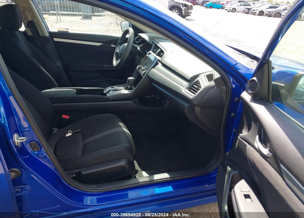 2018 HONDA CIVIC EX VIN: 2HGFC2F70JH577627