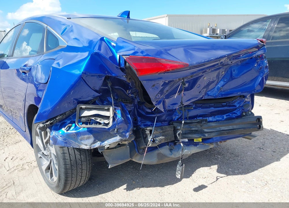 2018 HONDA CIVIC EX VIN: 2HGFC2F70JH577627