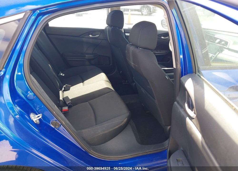 2018 HONDA CIVIC EX VIN: 2HGFC2F70JH577627