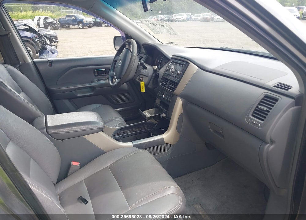 2008 HONDA PILOT EX VIN: 5FNYF18488B055615