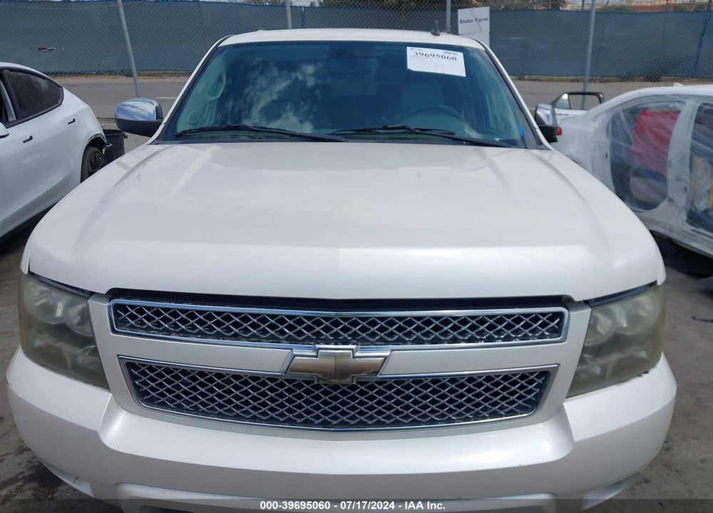 2008 CHEVROLET TAHOE LTZ VIN: 1GNFC130X8R212079