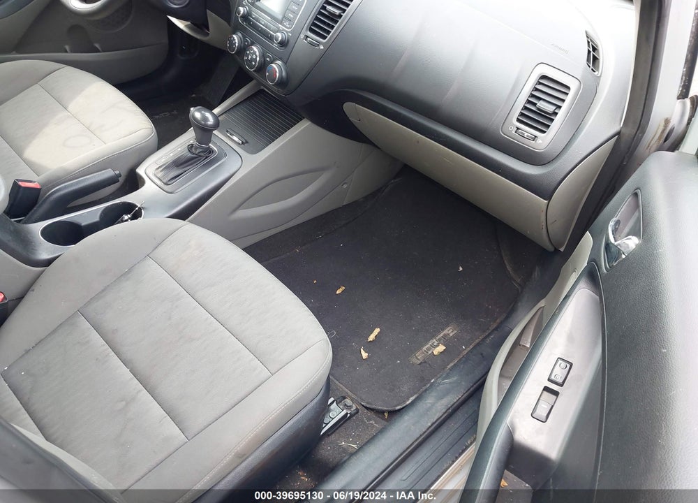 2016 KIA FORTE LX VIN: KNAFK4A66G5486595