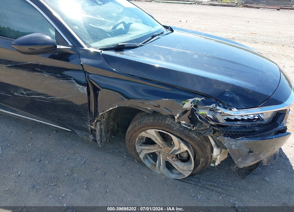 2018 HONDA ACCORD EX VIN: 1HGCV1F40JA052501
