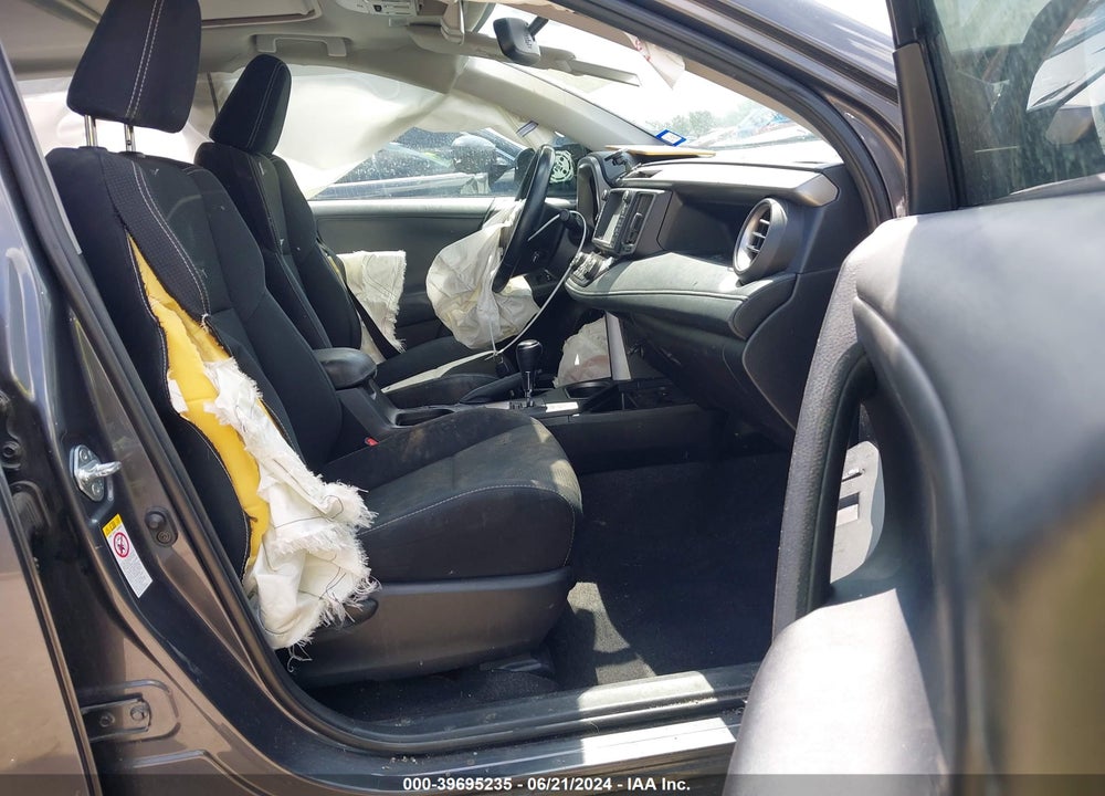 2016 TOYOTA RAV4 XLE VIN: 2T3WFREV2GW268782