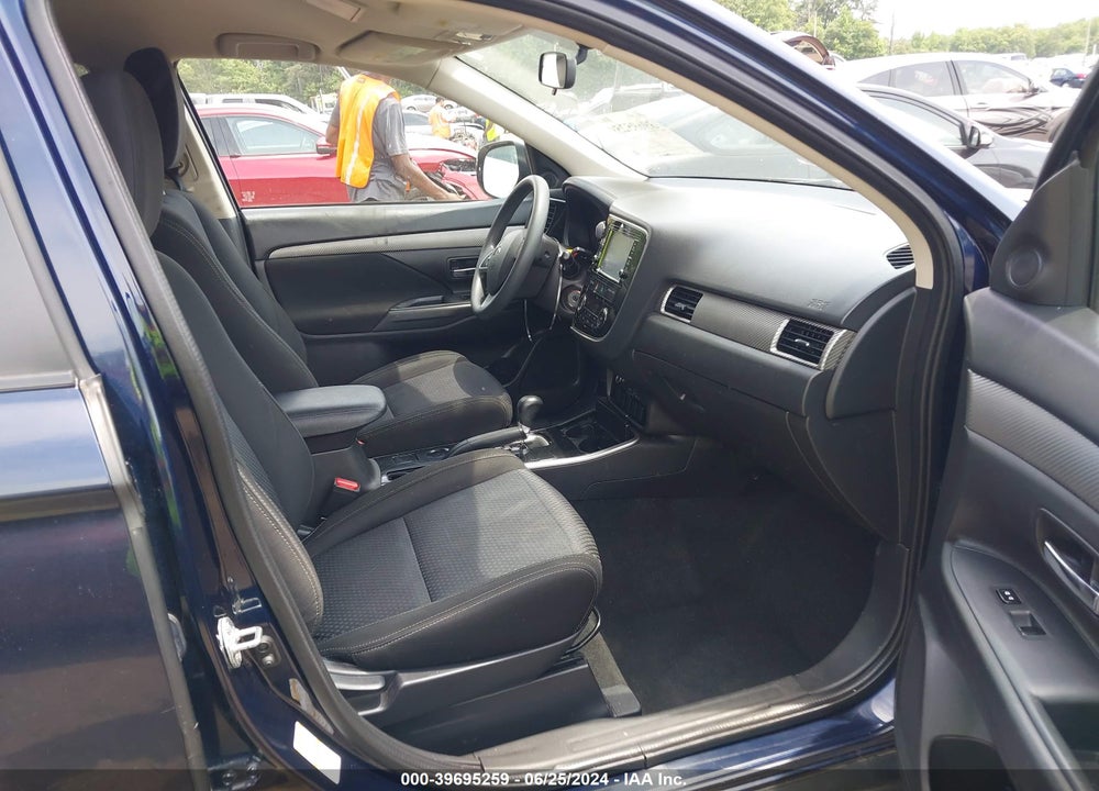 2018 MITSUBISHI OUTLANDER ES VIN: JA4AD2A36JZ000668