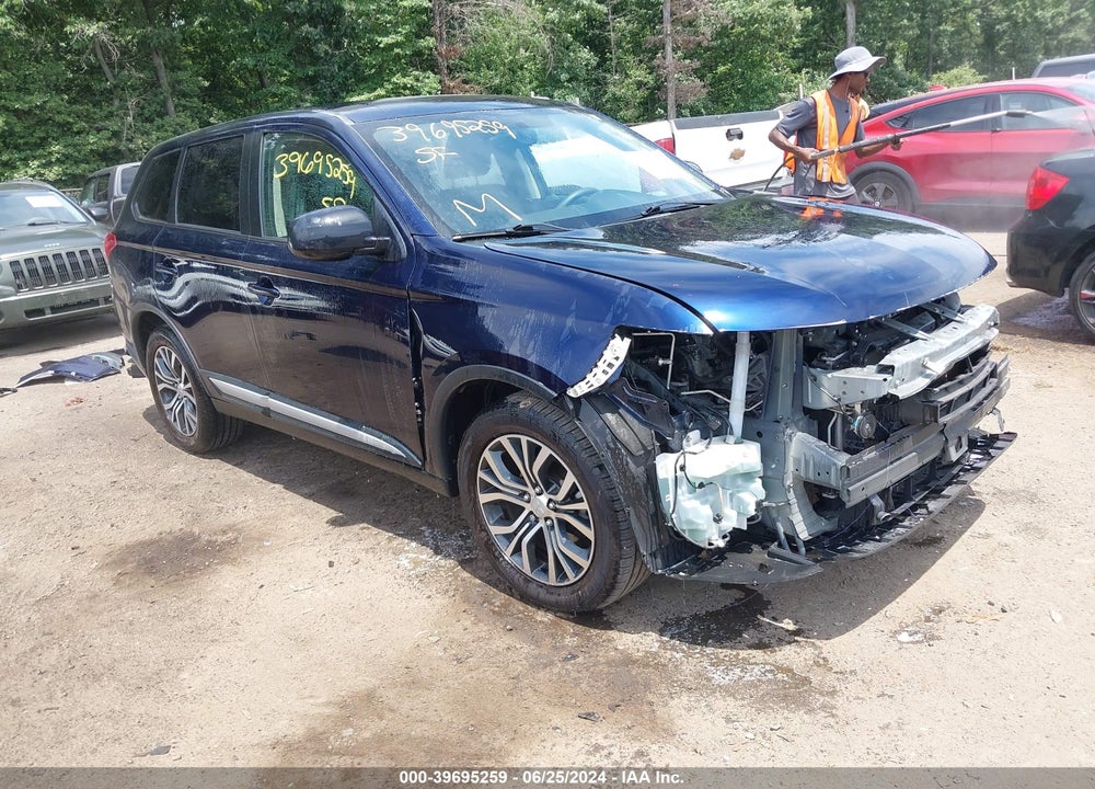 2018 MITSUBISHI OUTLANDER ES VIN: JA4AD2A36JZ000668
