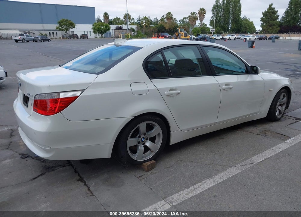 2007 BMW 525I VIN: WBANE53507CK92055