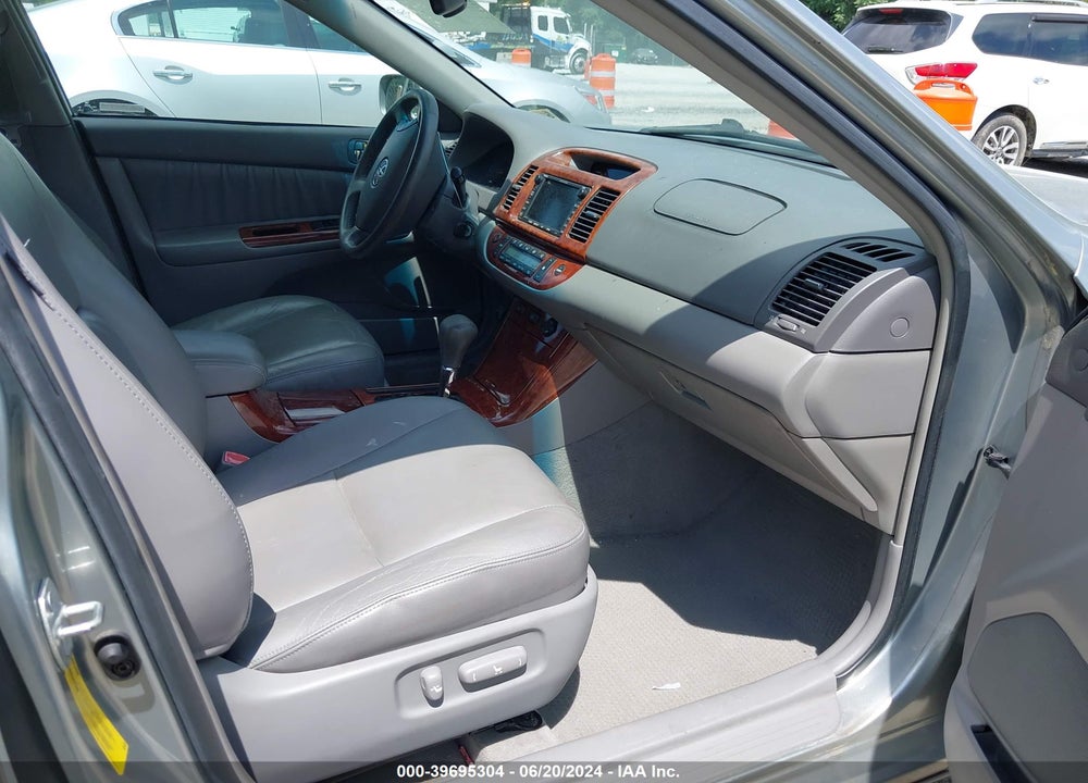 2005 TOYOTA CAMRY XLE V6 VIN: 4T1BF30K95U615667