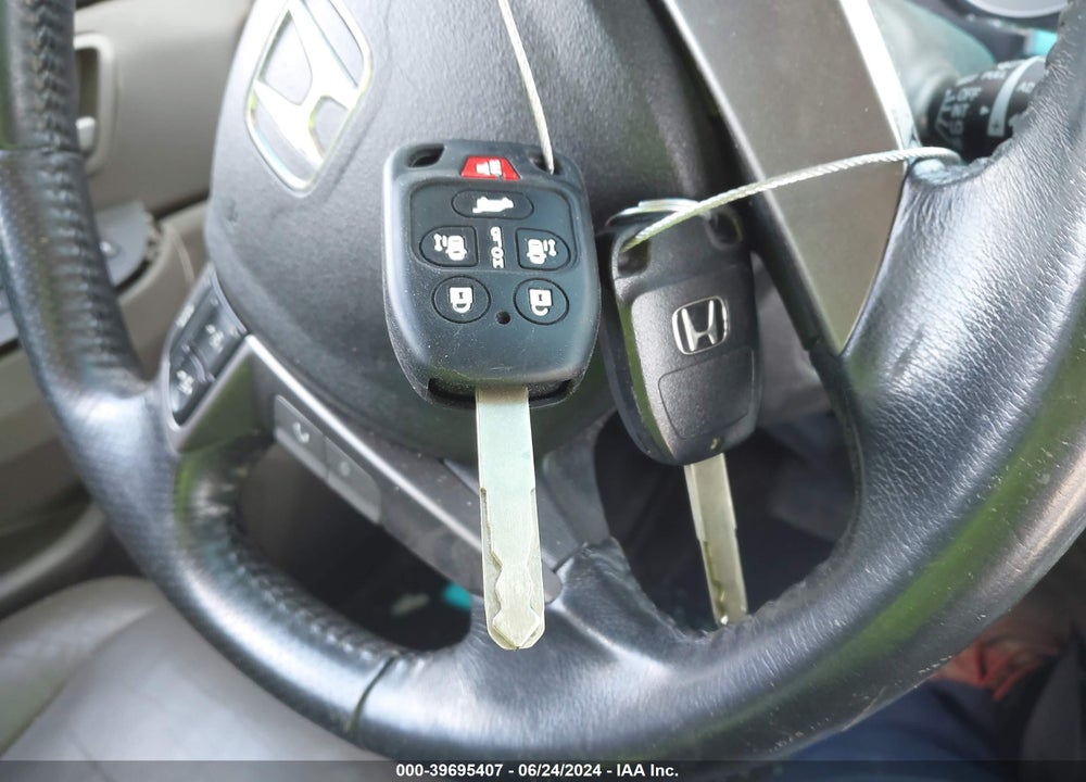 2011 HONDA ODYSSEY VIN: 5FNRL5H67BB005902
