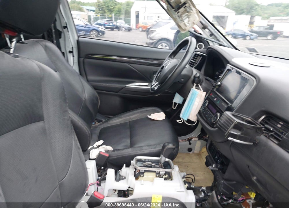 2018 MITSUBISHI OUTLANDER SEL VIN: JA4AZ3A39JZ025927