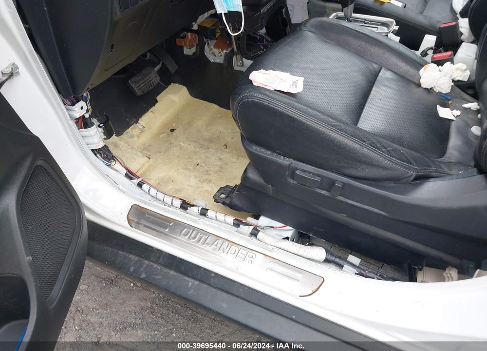 2018 MITSUBISHI OUTLANDER SEL VIN: JA4AZ3A39JZ025927