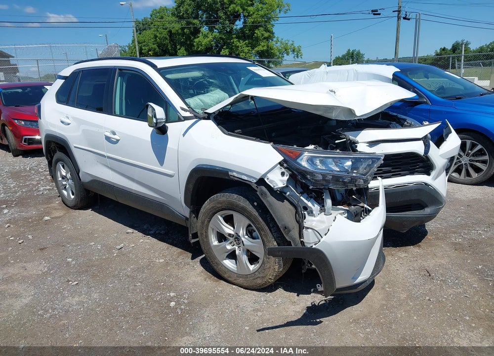 2021 TOYOTA RAV4 XLE VIN: 2T3P1RFV0MC196950