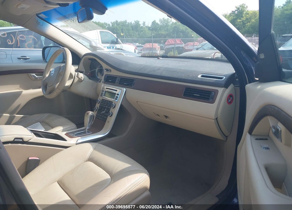 2011 VOLVO XC70 3.2 VIN: YV4940BZ3B1099401