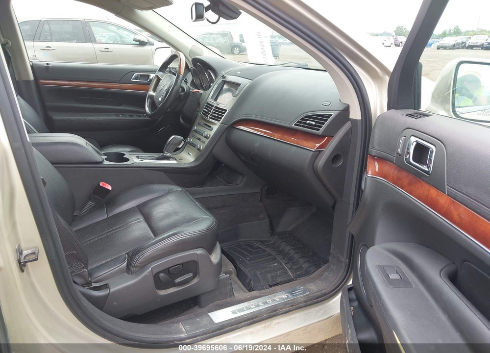 2011 LINCOLN MKT ECOBOOST VIN: 2LMHJ5AT3BBJ53091