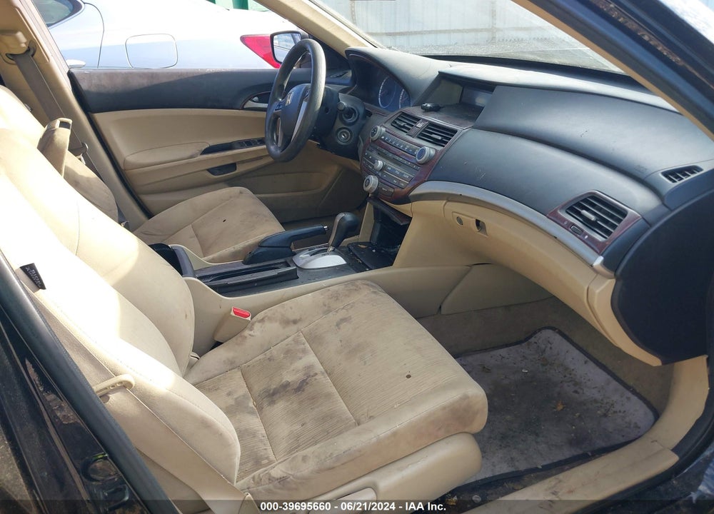 2011 HONDA ACCORD 2.4 LX-P VIN: 1HGCP2F43BA018781