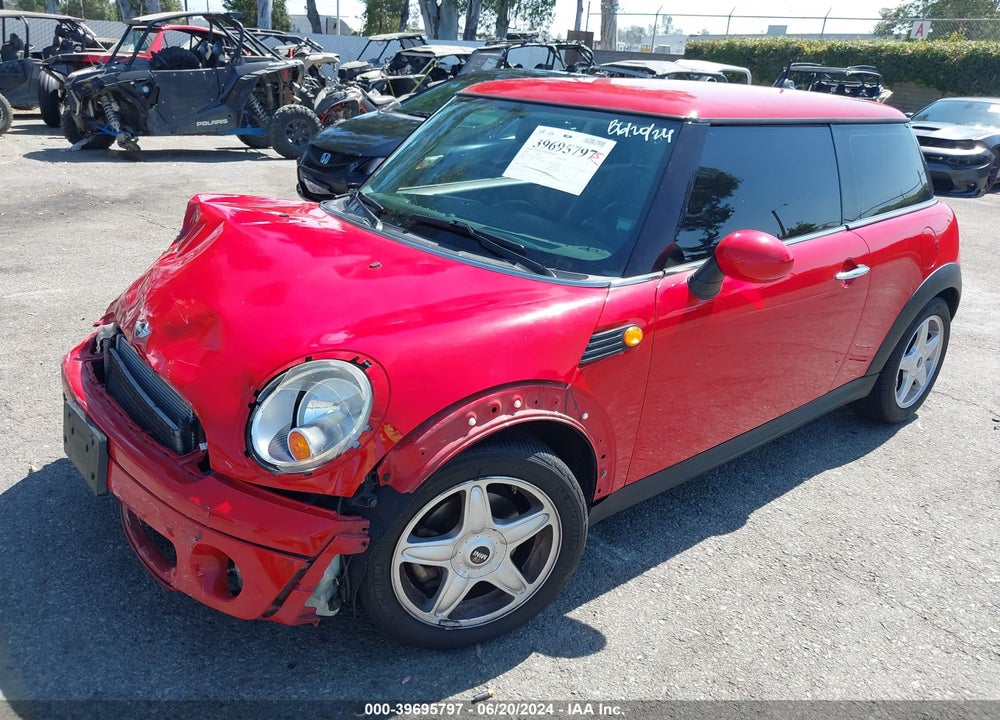 2008 MINI COOPER VIN: WMWMF33598TT67804