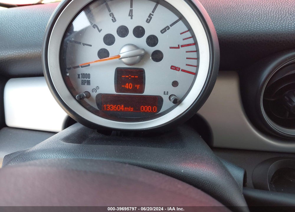2008 MINI COOPER VIN: WMWMF33598TT67804