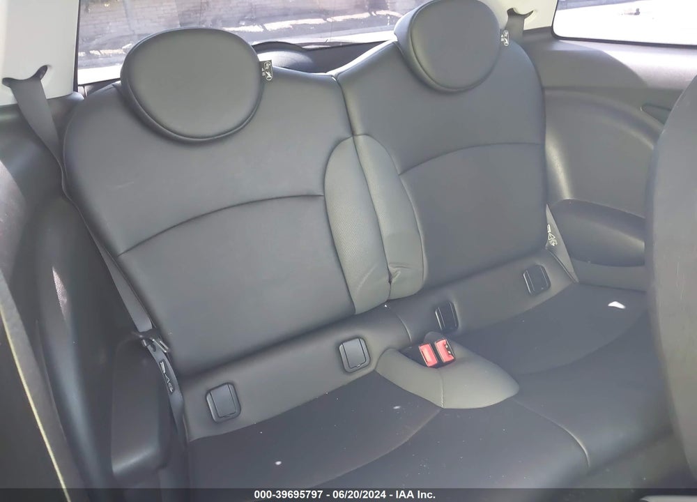 2008 MINI COOPER VIN: WMWMF33598TT67804