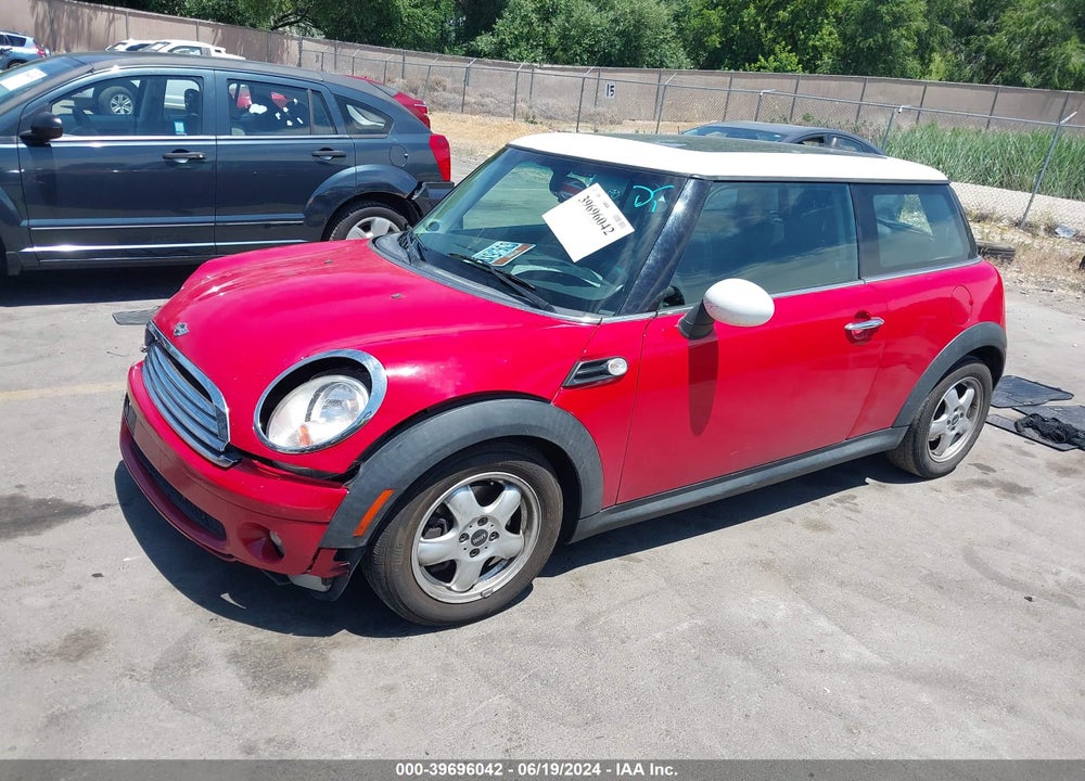 2008 MINI COOPER VIN: WMWMF33558TT62048