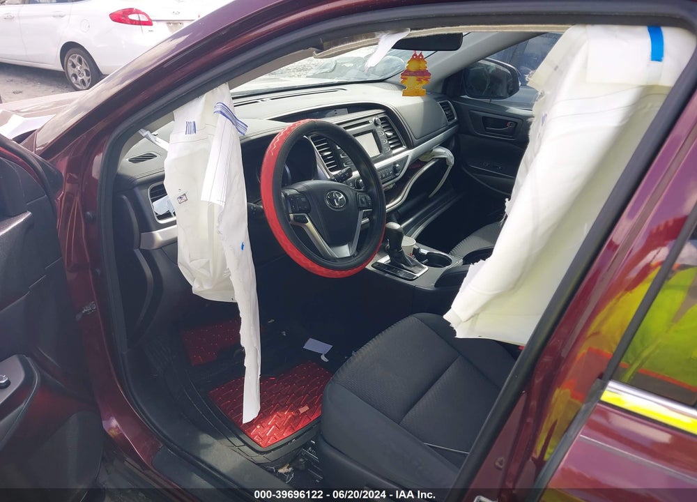 2018 TOYOTA HIGHLANDER LE VIN: 5TDZARFH8JS033719