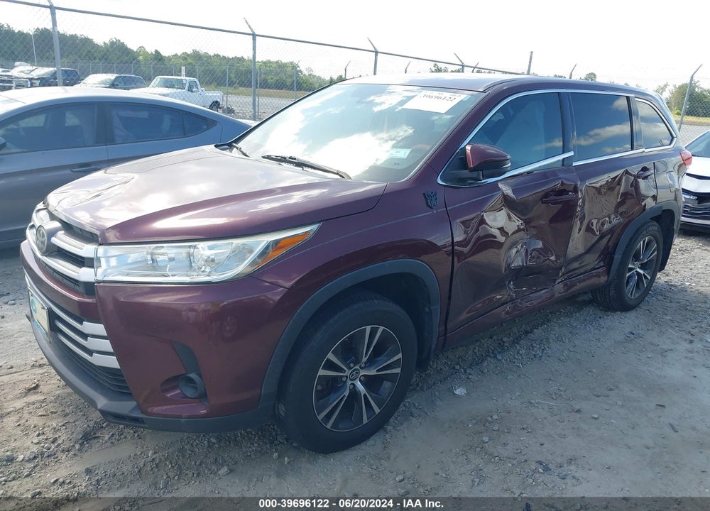 2018 TOYOTA HIGHLANDER LE VIN: 5TDZARFH8JS033719