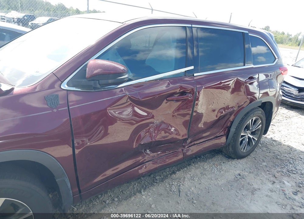 2018 TOYOTA HIGHLANDER LE VIN: 5TDZARFH8JS033719
