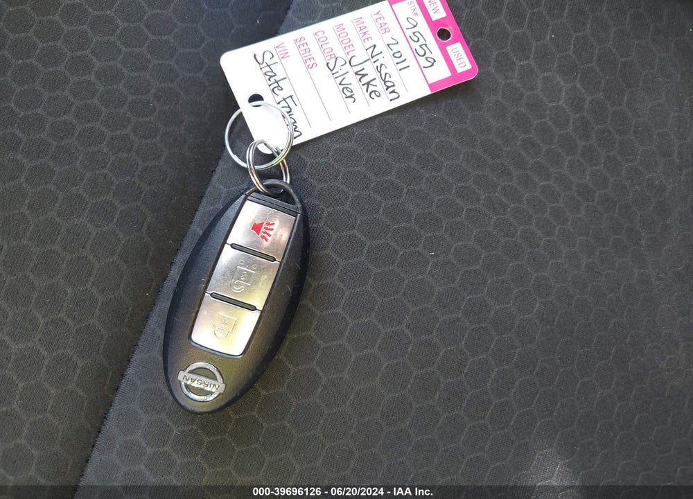 2011 NISSAN JUKE SV VIN: JN8AF5MR6BT013527