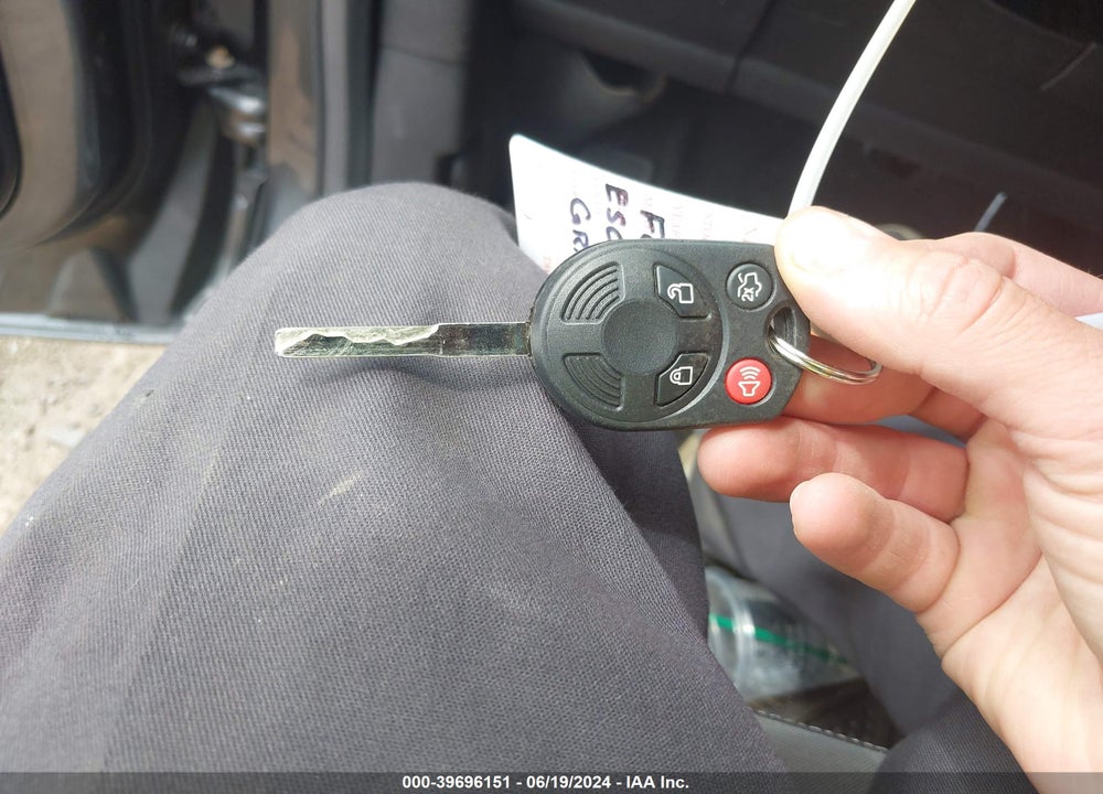 2015 FORD ESCAPE SE VIN: 1FMCU9GX8FUB77207