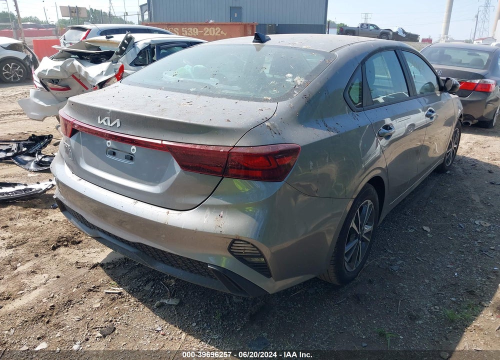 2024 KIA FORTE LXS VIN: 3KPF24AD7RE773579
