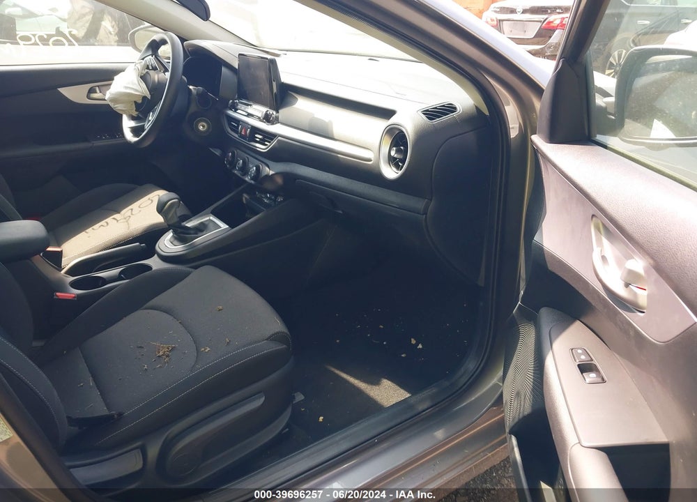 2024 KIA FORTE LXS VIN: 3KPF24AD7RE773579