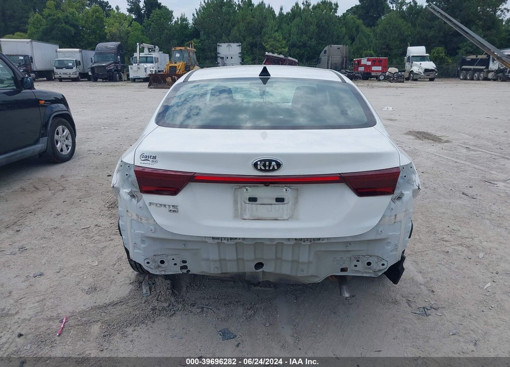 2021 KIA FORTE FE VIN: 3KPF24AD1ME401132