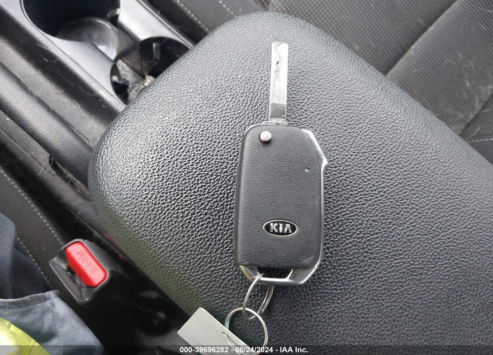 2021 KIA FORTE FE VIN: 3KPF24AD1ME401132